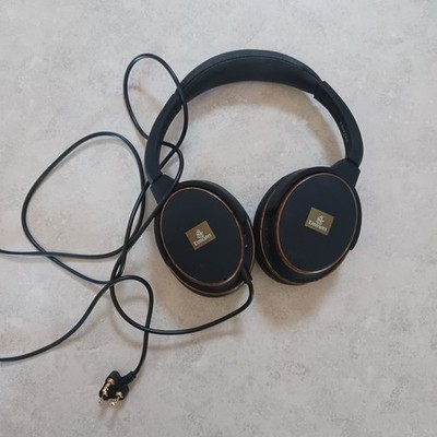 Emirates Business Class Deluxe In Flight Airplane Headphones Noise Cancelling