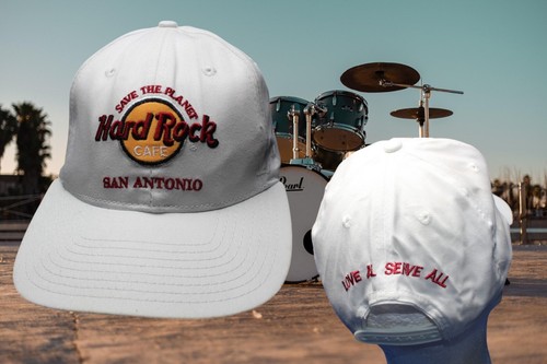 Las Vegas Explorer Pass + Hard Rock Cafe Las Vegas: Comida de 2 ó 3
