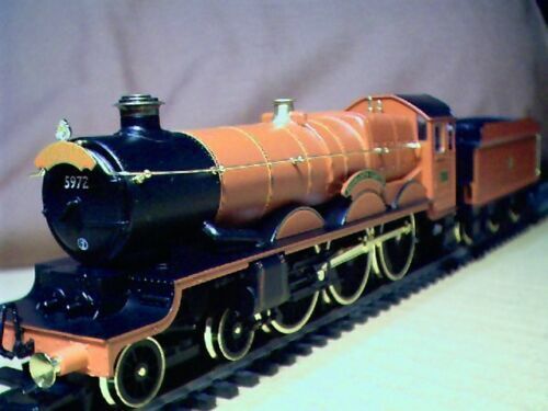 Hornby R2301 Hogwarts Express 18CT. Gold plated Hogwarts Castle MINT UNRUN - Picture 5 of 8