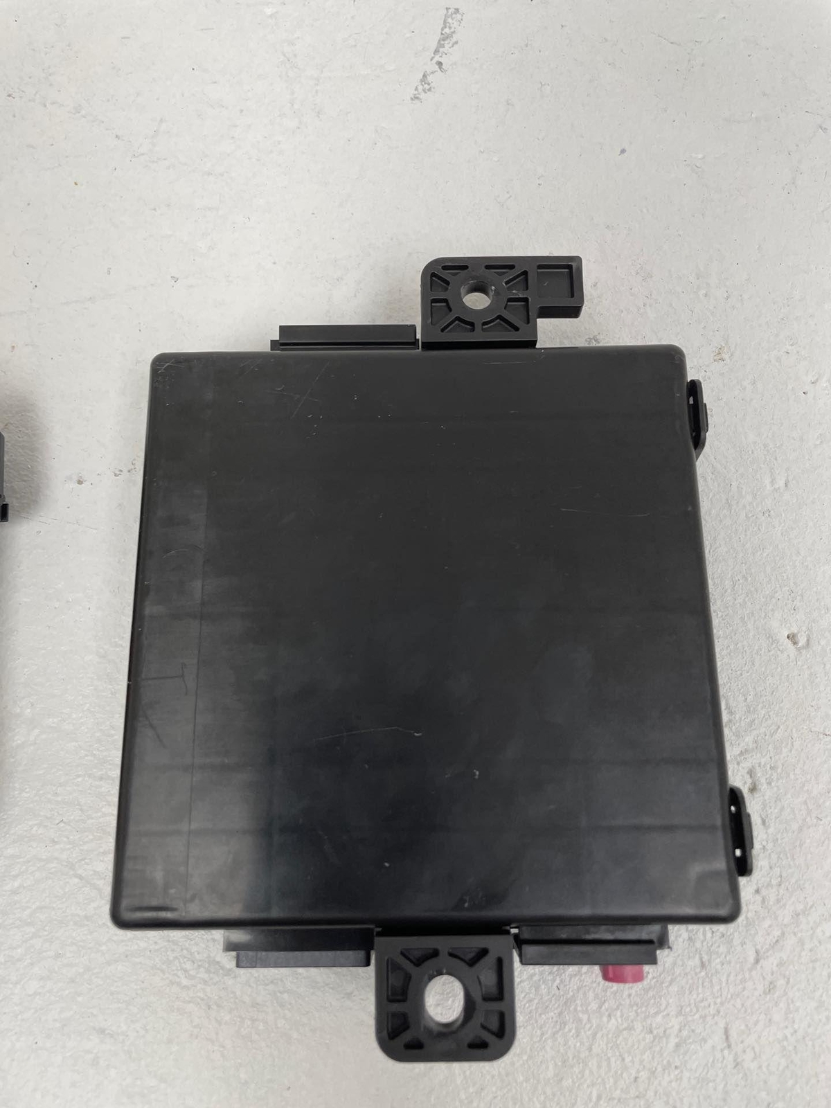 2017-2020 MASERATI LEVANTE SMART KEY KEYLESS ENTRY CONTROL MODULE & ANTENNA SET