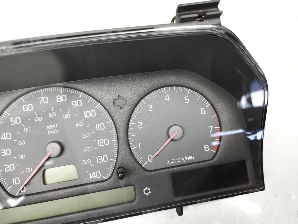 1998-2004 Volvo C70 Speedometer Instrument Gauge Cluster - Uknown Mi *9472527 - Image 3 of 4