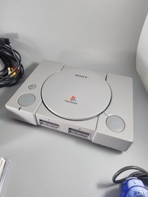 Sony PlayStation 1 PS1 Console Bundle 2 Controllers 2 Games SCPH-7501 Tested 