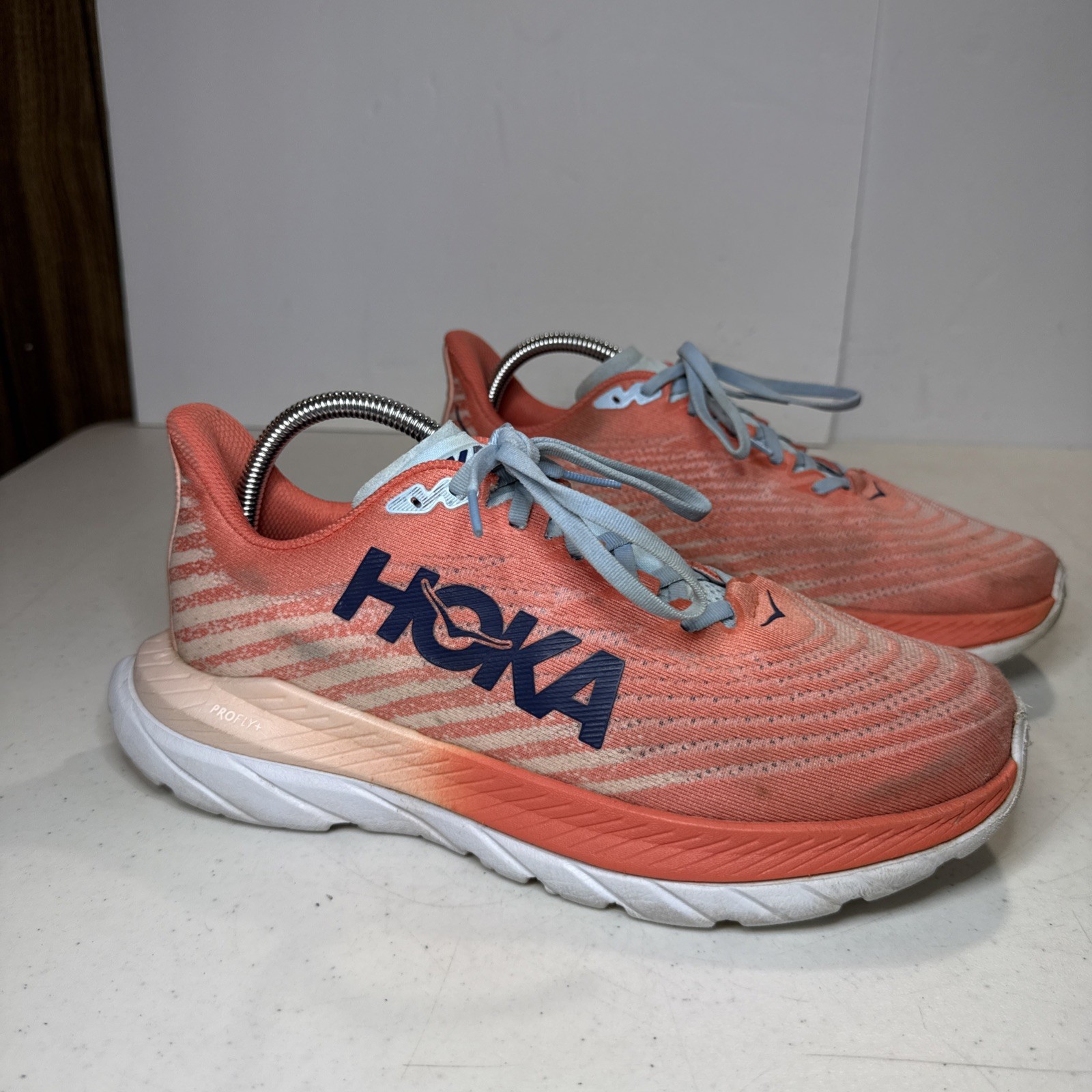 Women's Size 9.5 B Mach 5 Running Sneaker Coral Orange/pink