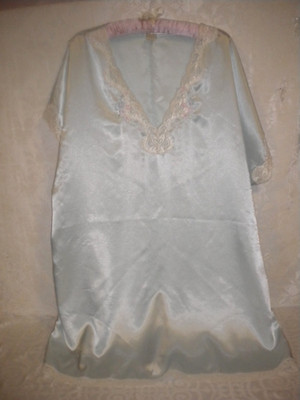 UNBRANDED PULLOVER NIGHTGOWN SZ 2X PALE BLUE SATIN LACE TRIM BELOW KNEE BOX05