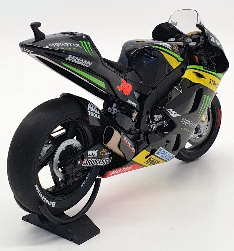 Minichamps 1/12 Scale Motorcycle 122 153038 - Yamaha YZR M1 Moto GP 2015 - Image 3 of 4