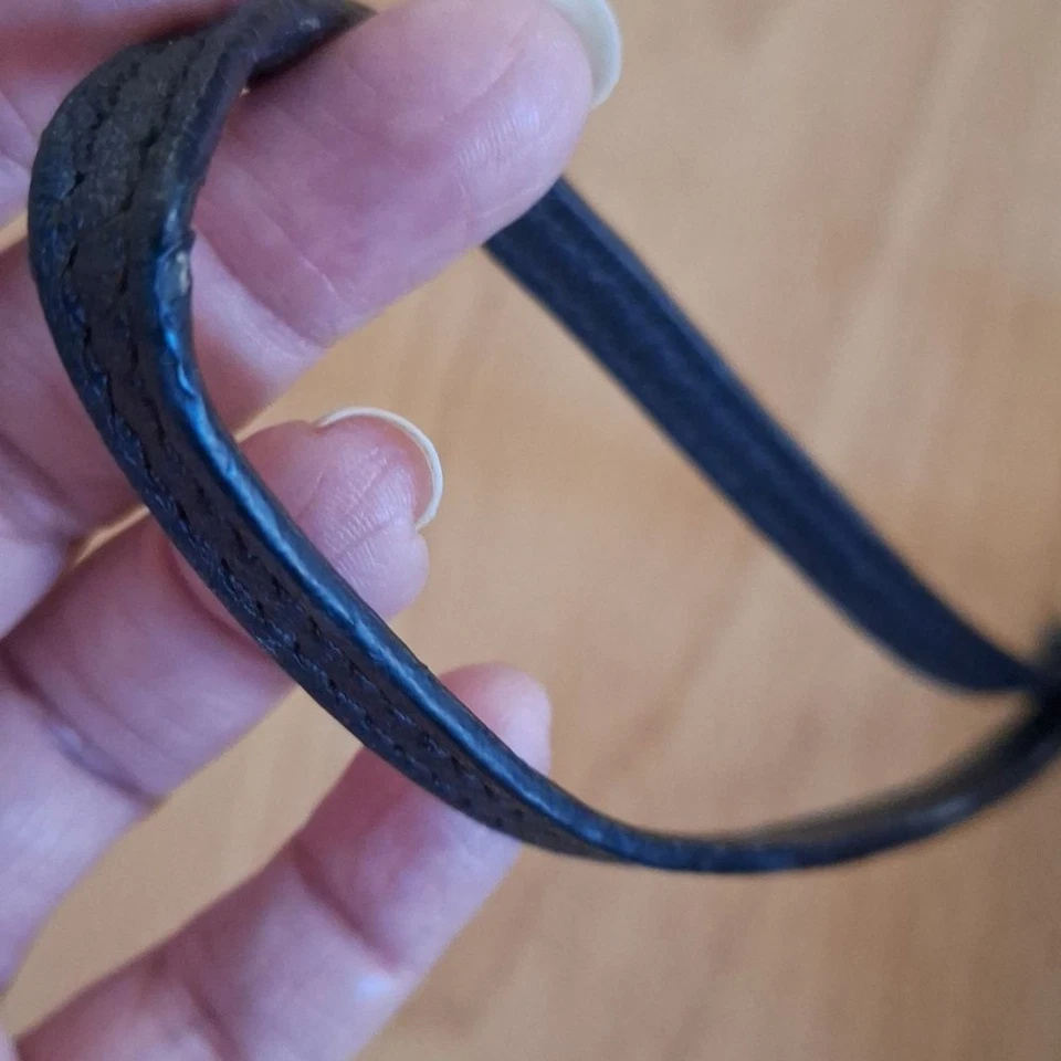 Estrelas de pulso de arco grande Kate Spade - Imagem 3 de 4