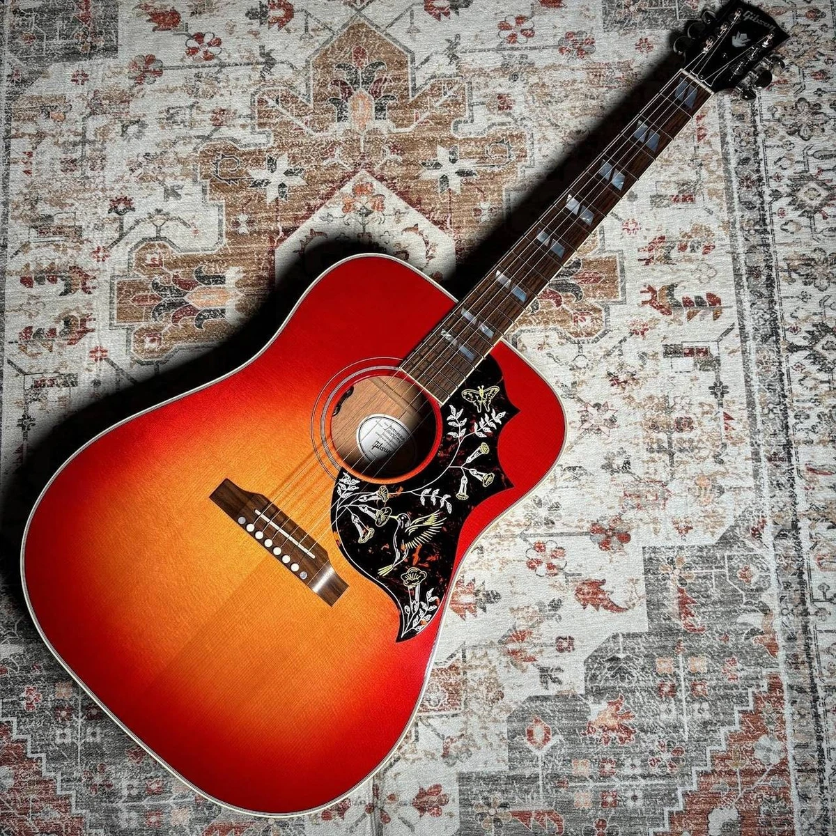 Gibson Hummingbird Standard 2025 Vintage Cherry Sunburst LR Baggs con estuche...