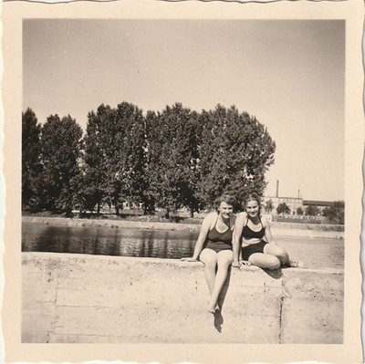 Vintage Photo Young Women in Swimwear Bikini Nude Snapshot