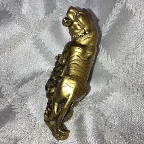 Figura de Tigre Chino de Resina “Tono Dorado Antiguo” Color Decoración Miscelánea/Dec A - Imagen 4 de 9