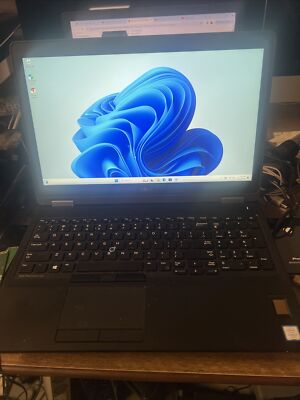 Dell Precision 3510 Laptop i7-6820HQ @ 2.7GHz 8GB RAM 256GB SSD Cam 15.6''
