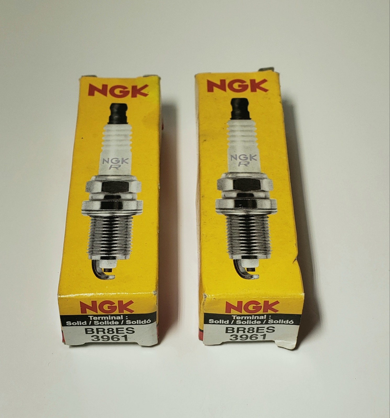 NEW 2 NGK made In Japan Spark Plugs  BR8ES  3961  Quality Brand Dependable