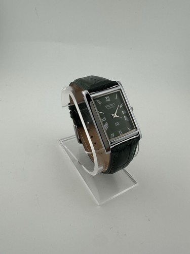 GREEN Vintage Seiko Slim Quartz Men's Wrist Watch with green strap