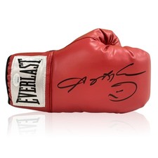 Von Sugar Ray Leonard signierter Boxhandschuh