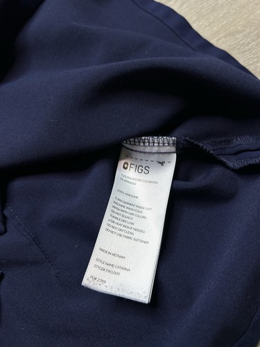 FIGS Technical Collection Women’s Catarina Scrub Top Navy Blue Size Small - Picture 3 of 4