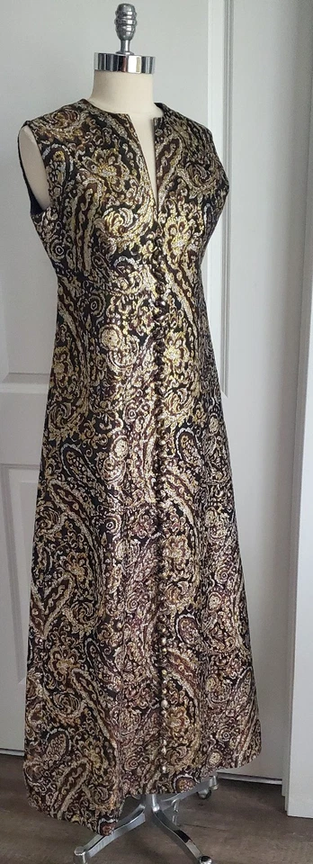 Vintage Dynasty Hong Kong 60's Gold Silver Black Lurex Brocade Hostess Gown 6/8 - Image 4 of 4