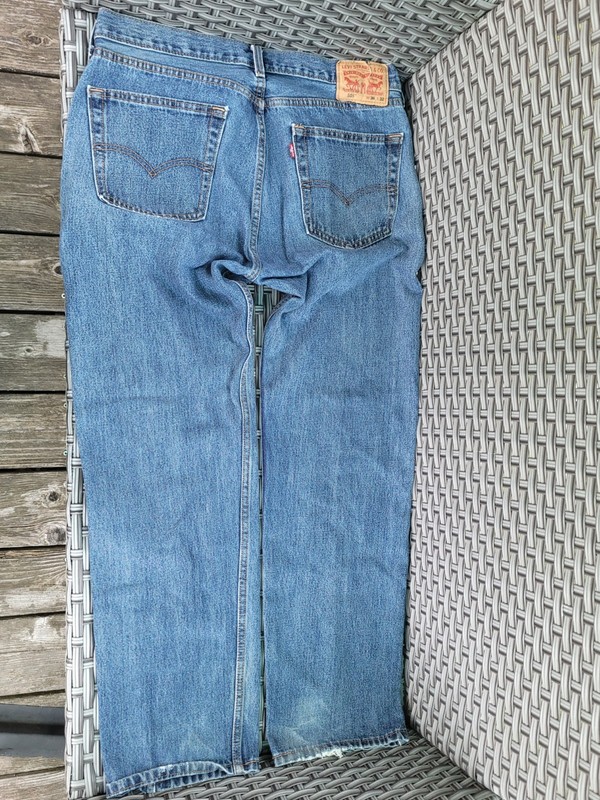 Levi's Men's Blue Med Wash Denim Jeans Straight Fit Mid Rise 5-Pocket 505 36/32