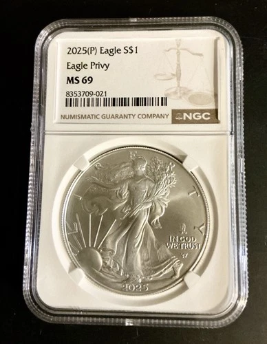 🪙 2025 (P) Eagle Privy AmericanSilver Eagle graded MS69 by NGC.