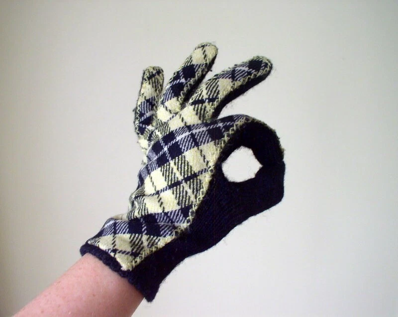 Vintage 1950s Womens Winter Gloves Yellow Black Plaid Wool Sz 6.5 7 Preppy