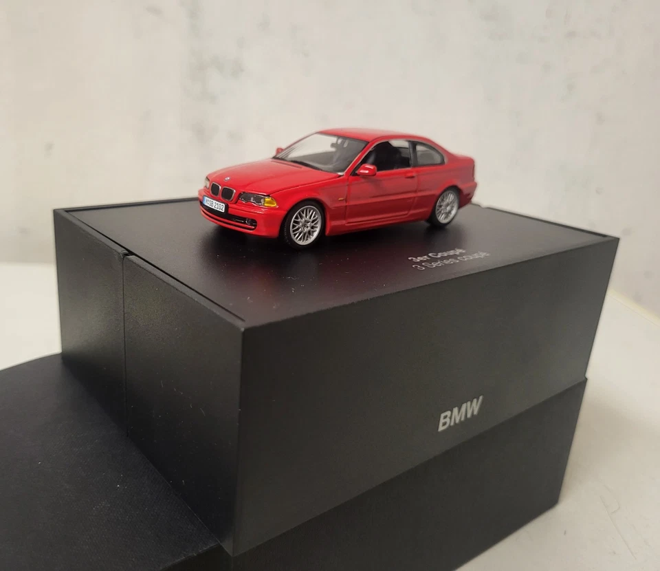BMW SERIE 3 COUPÉ E46 1/43 MINICHAMPS - Photo 2/3