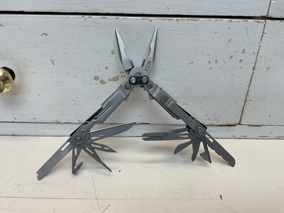 SOG Powerpint Silver Needlenose Pliers Scissors Knife MultiTool Pliers PP1001-CP