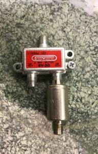 COMMSCOPE / SIGNAL VISION 2 WAY COAX CABLE SPLITTER SV-2G + CABLE FILTER
