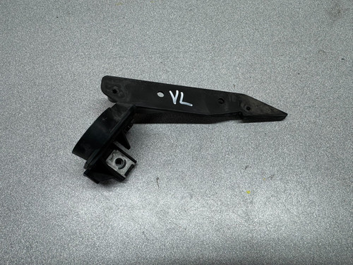 BMW 3er E90 3.0D Halter Aufnahme Seitenwand Kotflüfgel Scheinwerferarm vorne li