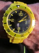 RED HERRING WATCH BLACK DIAL YELLOW BAND YELLOW HANDS AND BEZEL - BBA-37