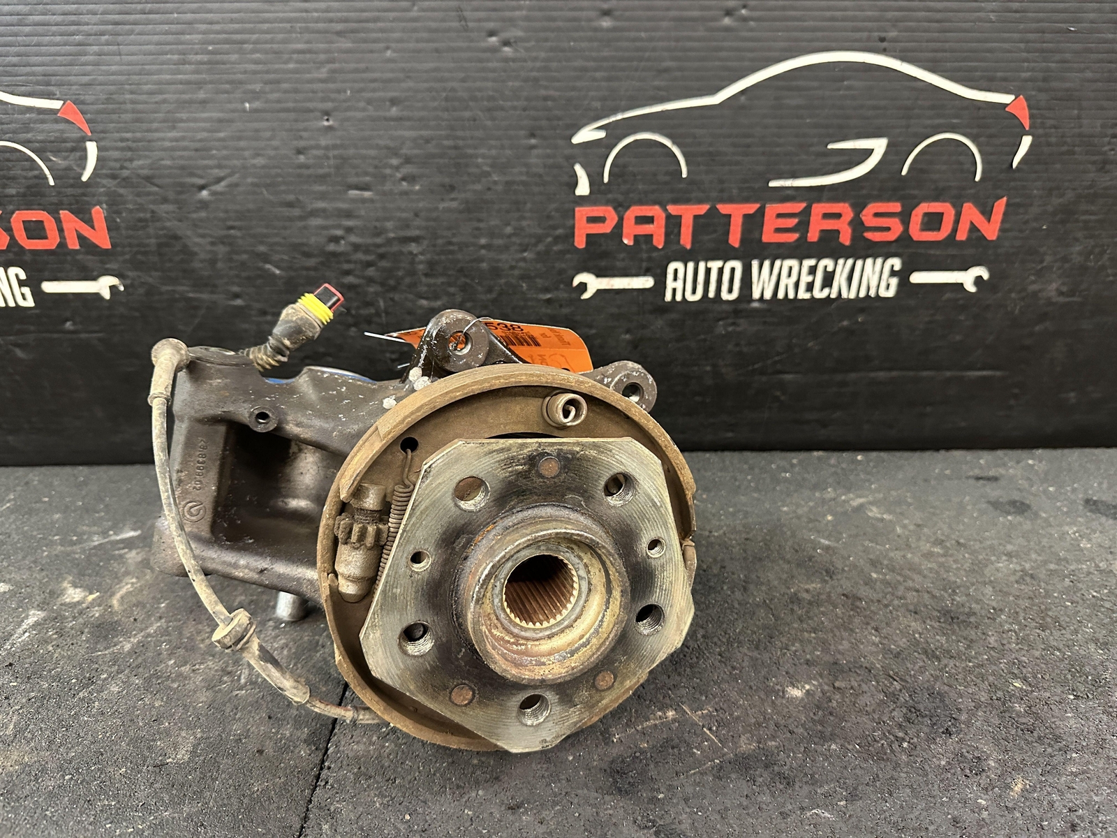 02-06 MASERATI SPYDER REAR PASSENGER RIGHT RH STUB AXLE KNUCKLE