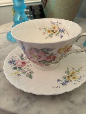 Royal Doulton Arcadia H4802 Cup & Saucer Set Floral Bone China England Set