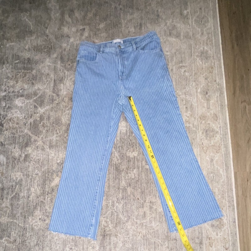 LOFT Women’s Cropped Jeans Blue White Striped Light Wash Mid Rise Denim 29