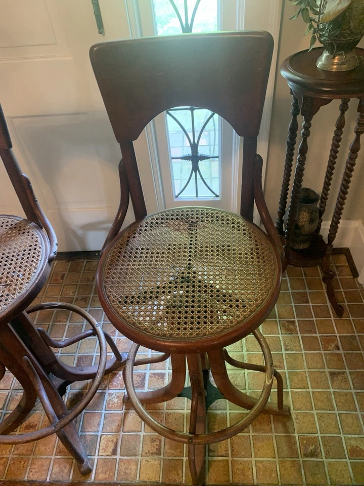 Sillas giratorias ajustables antiguas con campana para operador telefónico Foto 3 de 4