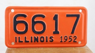 VINTAGE 1952 ILLINOIS MOTORCYCLE 4 DIGIT LICENSE PLATE PAN HEAD