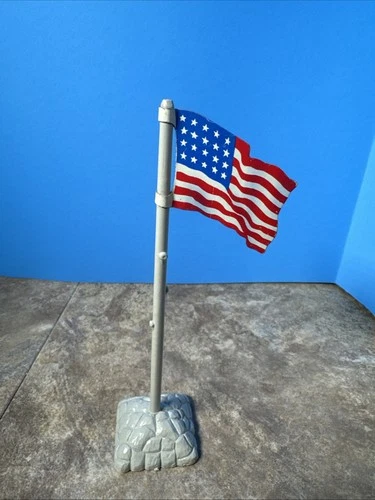 VINTAGE MARX FORT APACHE PLAYSET 20 STAR TIN FLAG W/POLE & BASE