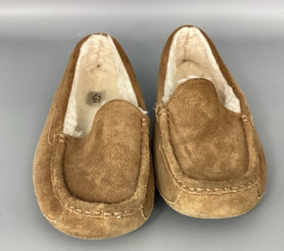 UGG Kids Ascot Suede Moccasin Slippers Chestnut Brown Sheepskin Sz 5 Youth