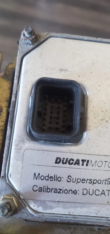 Computadora Ecm Magnet Marelli Ducati 900 Supersport 003 Motor Foto 3 de 3
