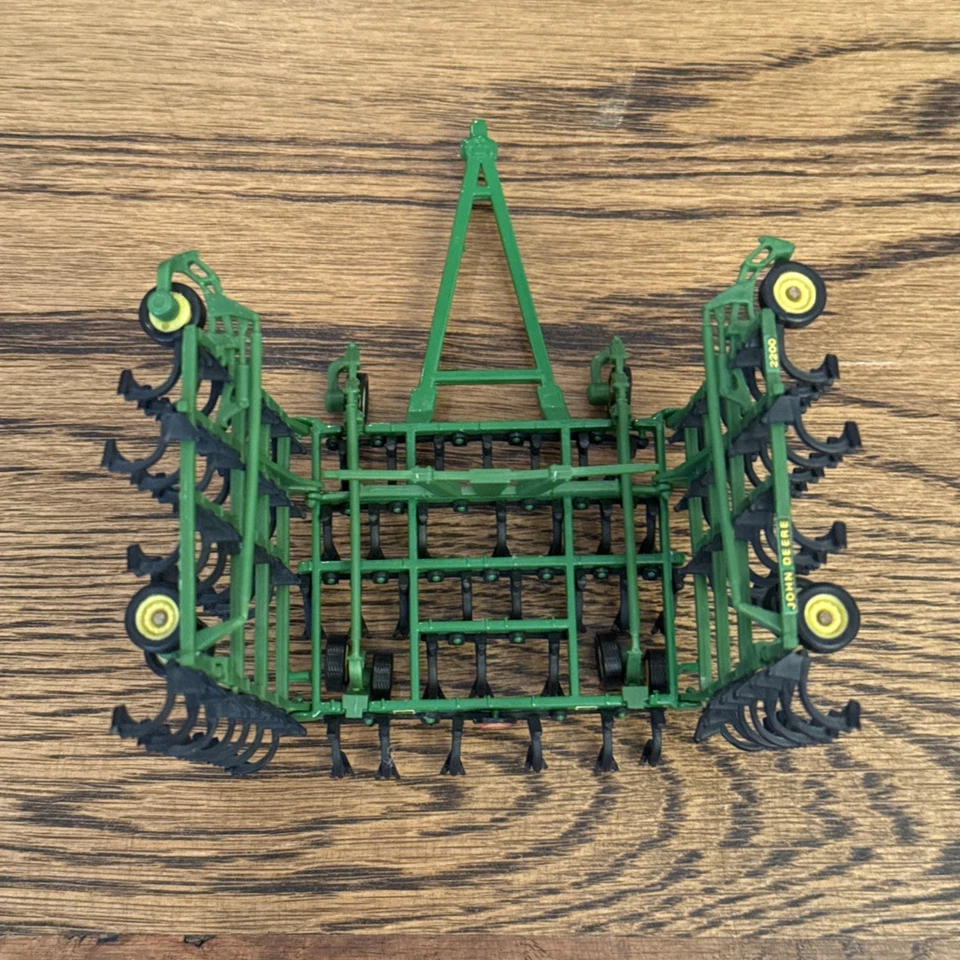 John Deere 2200 Field Cultivator 1/64 Scale Model, Green, Decals - Image 2 of 4