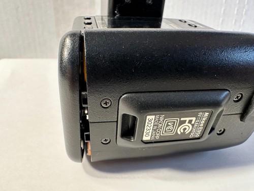 Nikon Coolpix 950 2.1MP Digital Camera w/3x Zoom + CF Memory Card Latch Problem - Picture 3 of 3