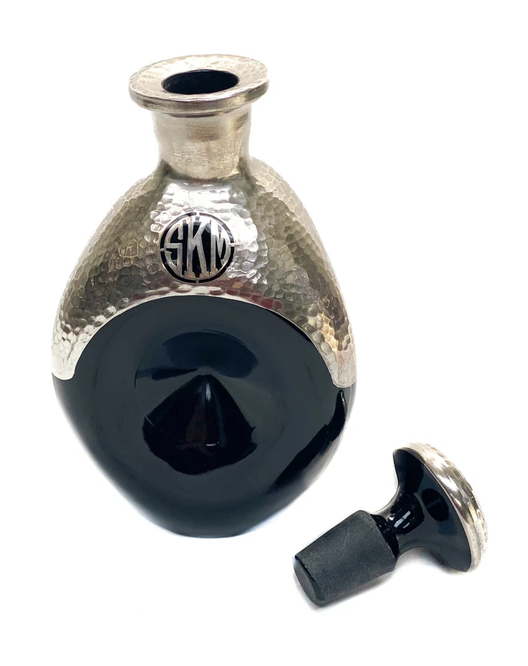 Jarra americana martillada a mano con superposición de plata ónix vidrio negro pellizcada  Foto 4 de 4