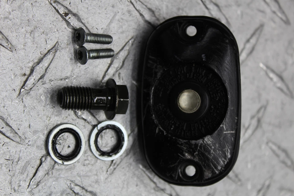 2010 POLARIS SPORTSMAN 850 TOURING EFI EPS FRONT BRAKE MASTER CYLINDER  - Image 2 of 4