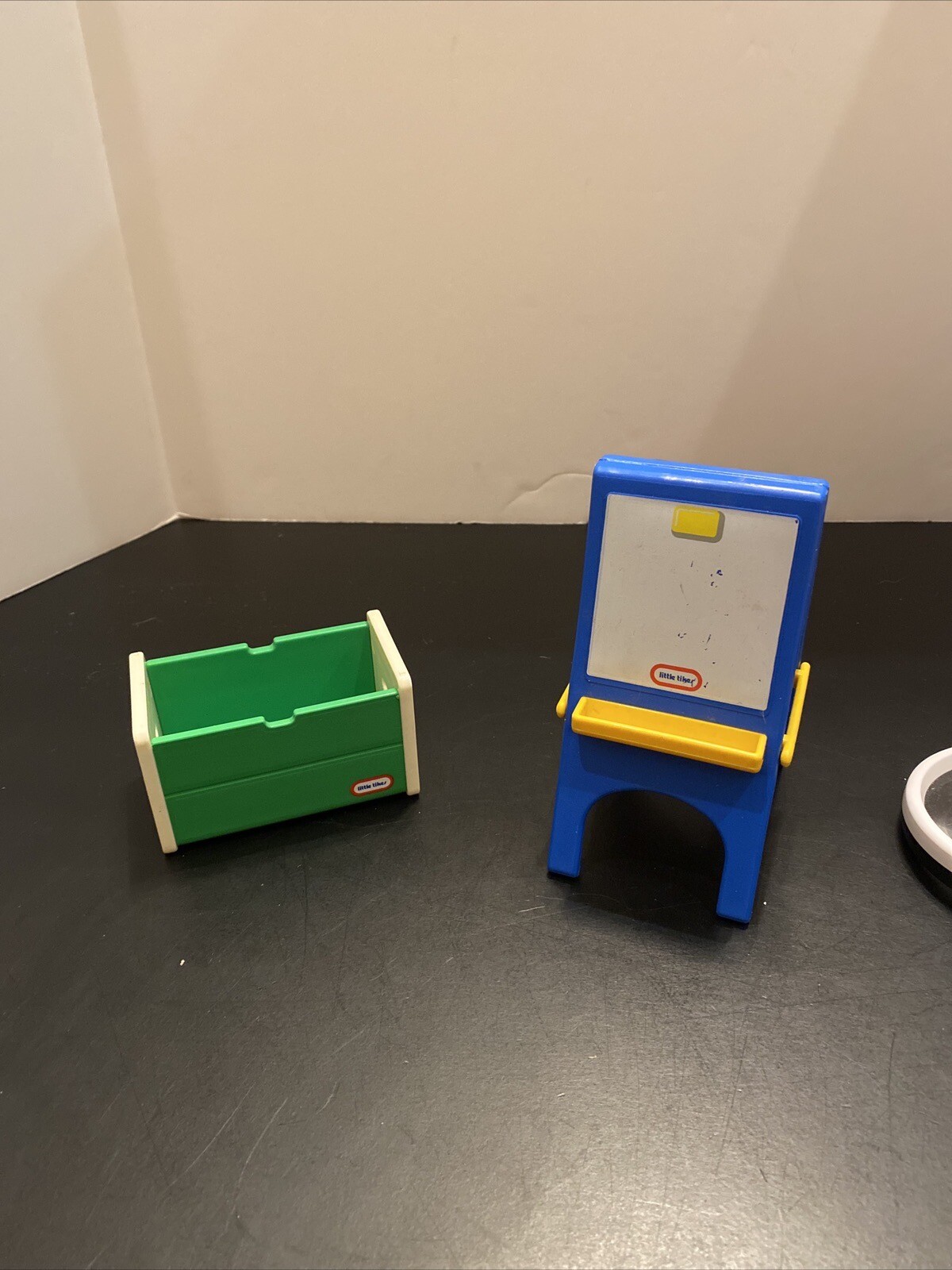 VTG 90’s Little Tikes Dollhouse Size Easel and Toybox toy Chest eBay