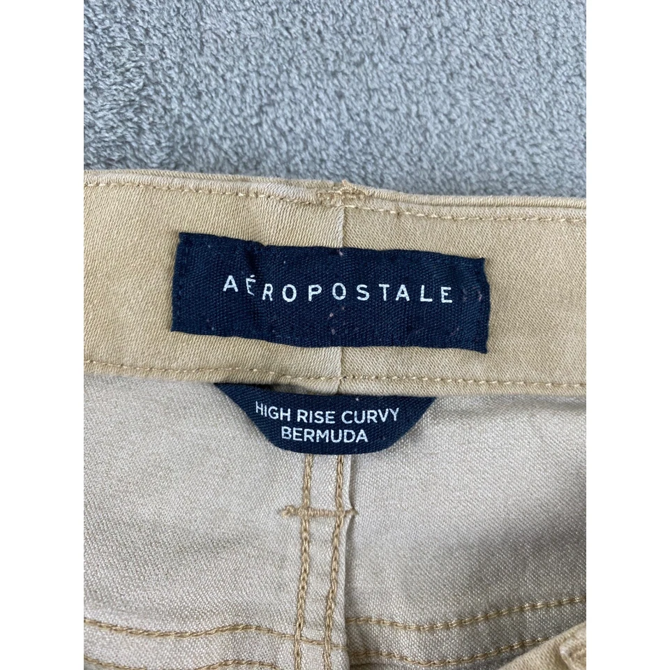 Bermudas Aeropostale para mujer caqui tiro alto curvas talla 14 Foto 2 de 4