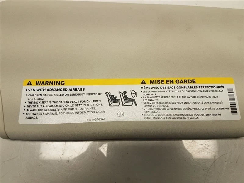 2009-10 Dodge Journey пассажирский правый солнцезащитный козырек с подсветкой *коричневый винил* - Изображение 4 из 4