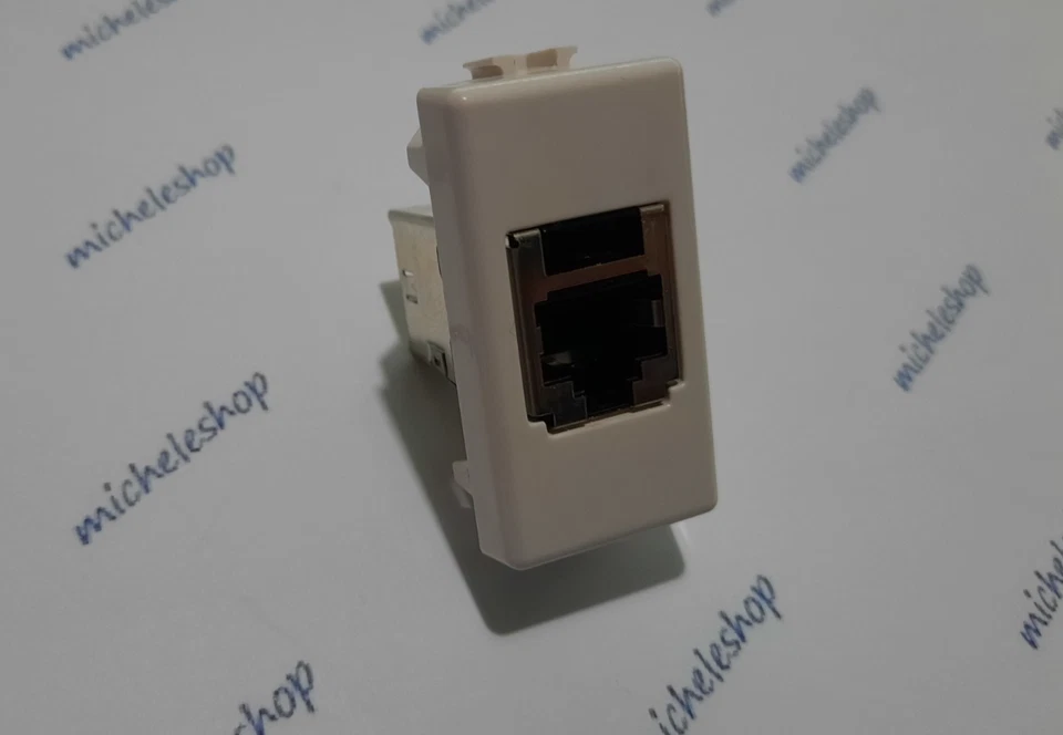 presa di rete dati schermata 10Gbit rj45 cat6A compatibile bticino matix bianco - Immagine 3 di 4