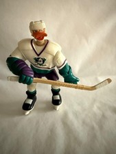 Disney Mighty Ducks Figure Spinshot Nosedive 6in Vintage 1996 with stick