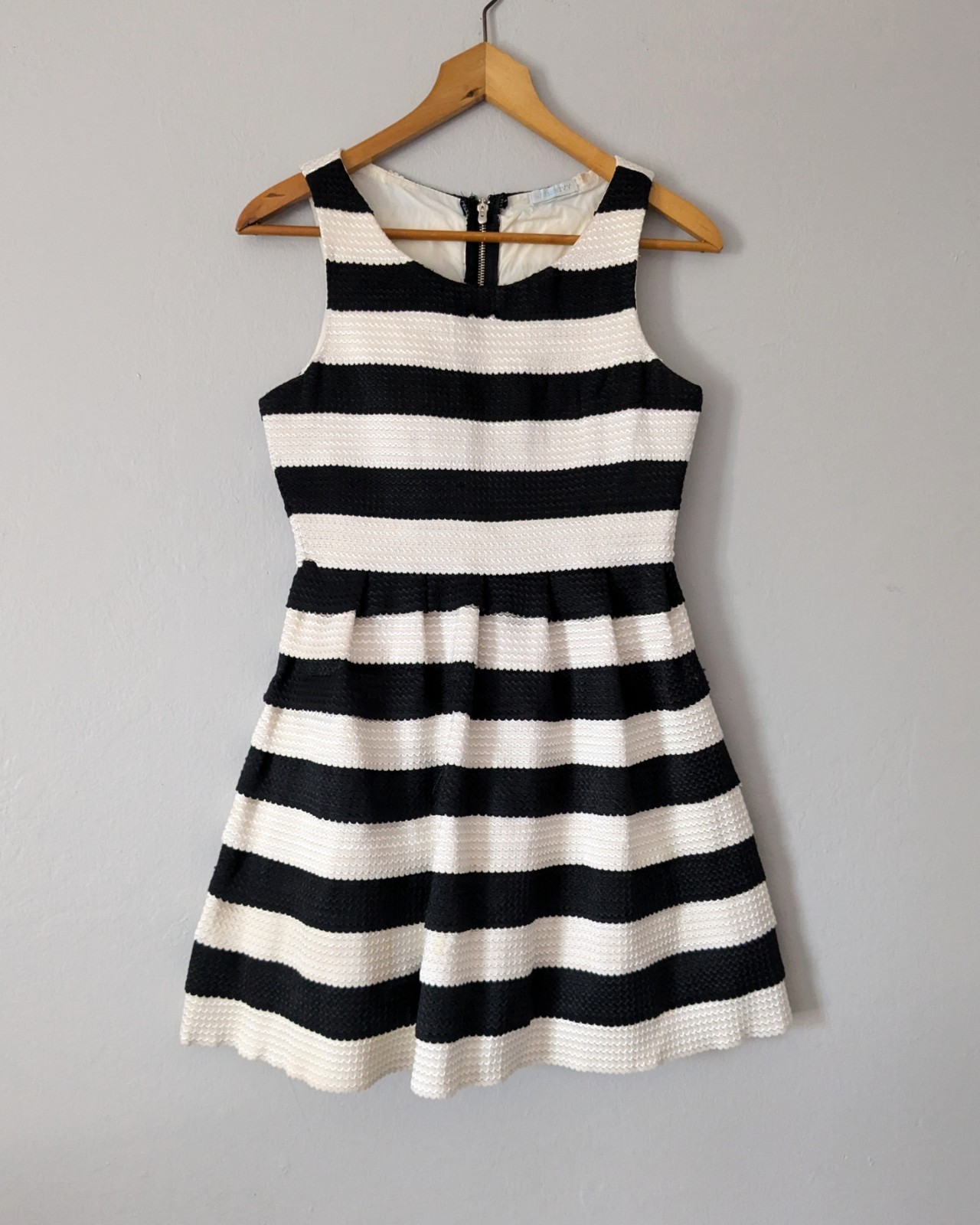 Black And White Formal Sleeveless Dress Jum And Ivy Size Medium
