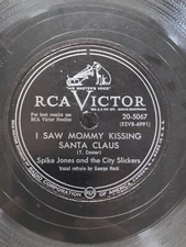 78 RPM I Saw Mommy Kissing Santa Claus Winter Spike Jones RCA Victor 5067