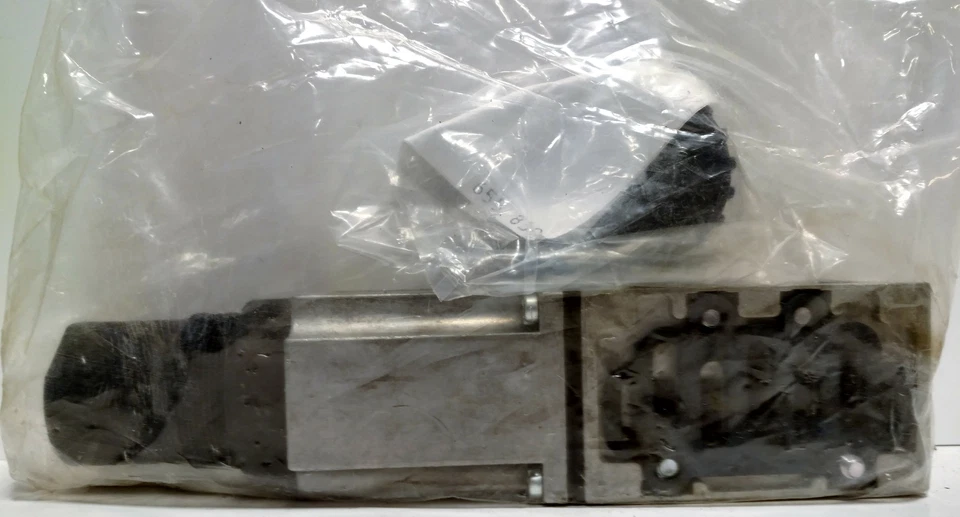 Festo LR-ZP-P-D-2 Pressure Regulating Valve - Image 2 of 3