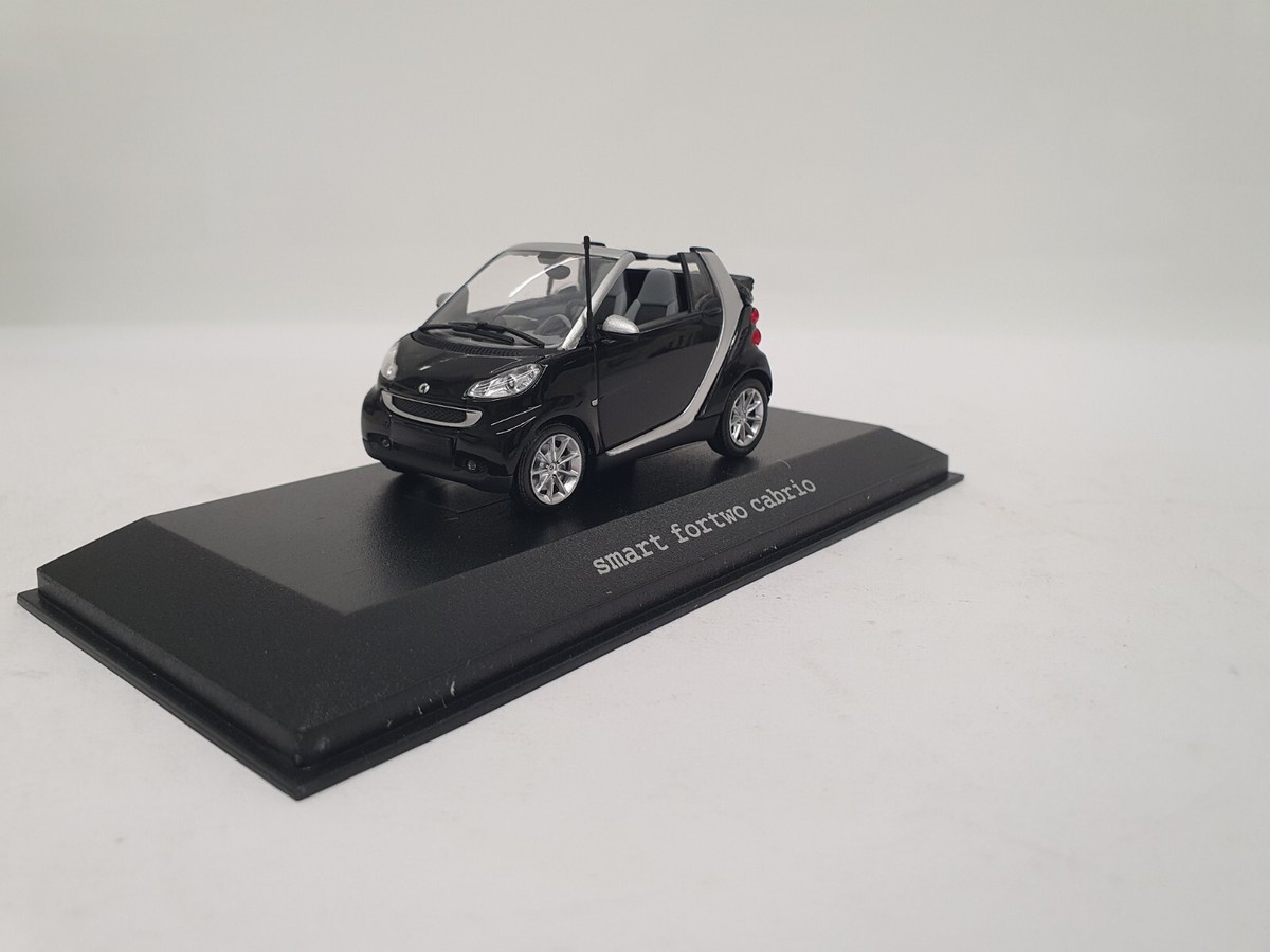 ミニチャンプス スマート フォーツー カブリオ 2007 Autoart 1/43 MERCEDES-BENZ SMART FORTWO CABRIO 2007 MINICHAMPS