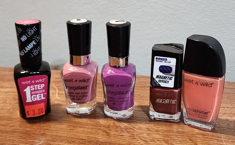Wet n Wild Megalast, Wonder Gel, Magnetic, Nail color- Set of 5 read Description