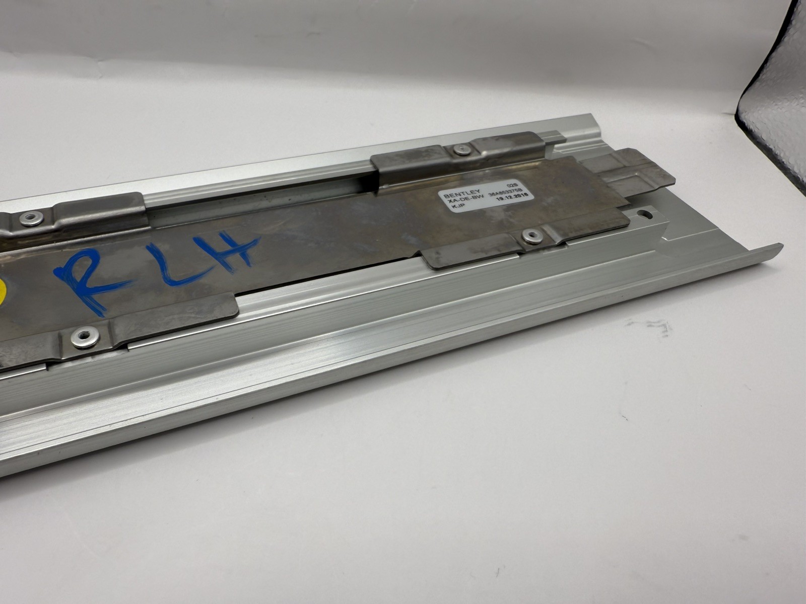 2016-2020 Bentley Bentayga Left Rear Door Sill Scuff Plate Trim 36A853375B